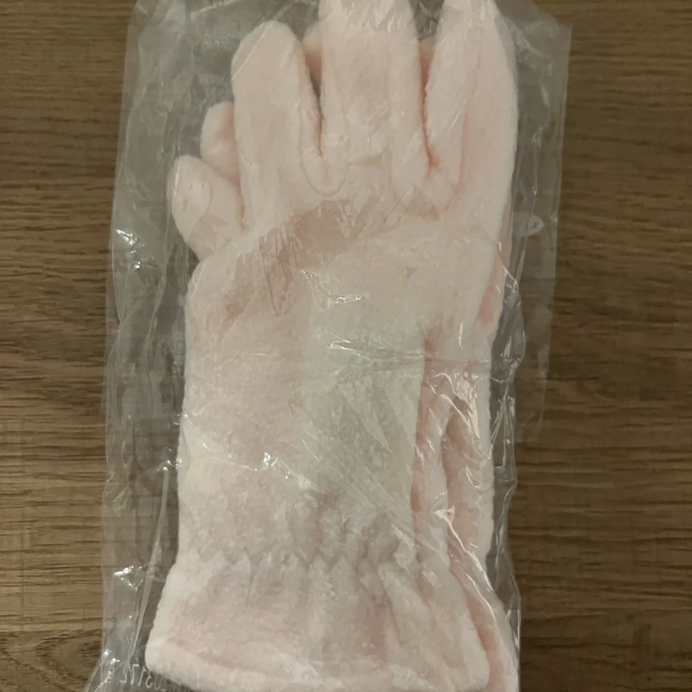 Plush Pink Fleece Gloves